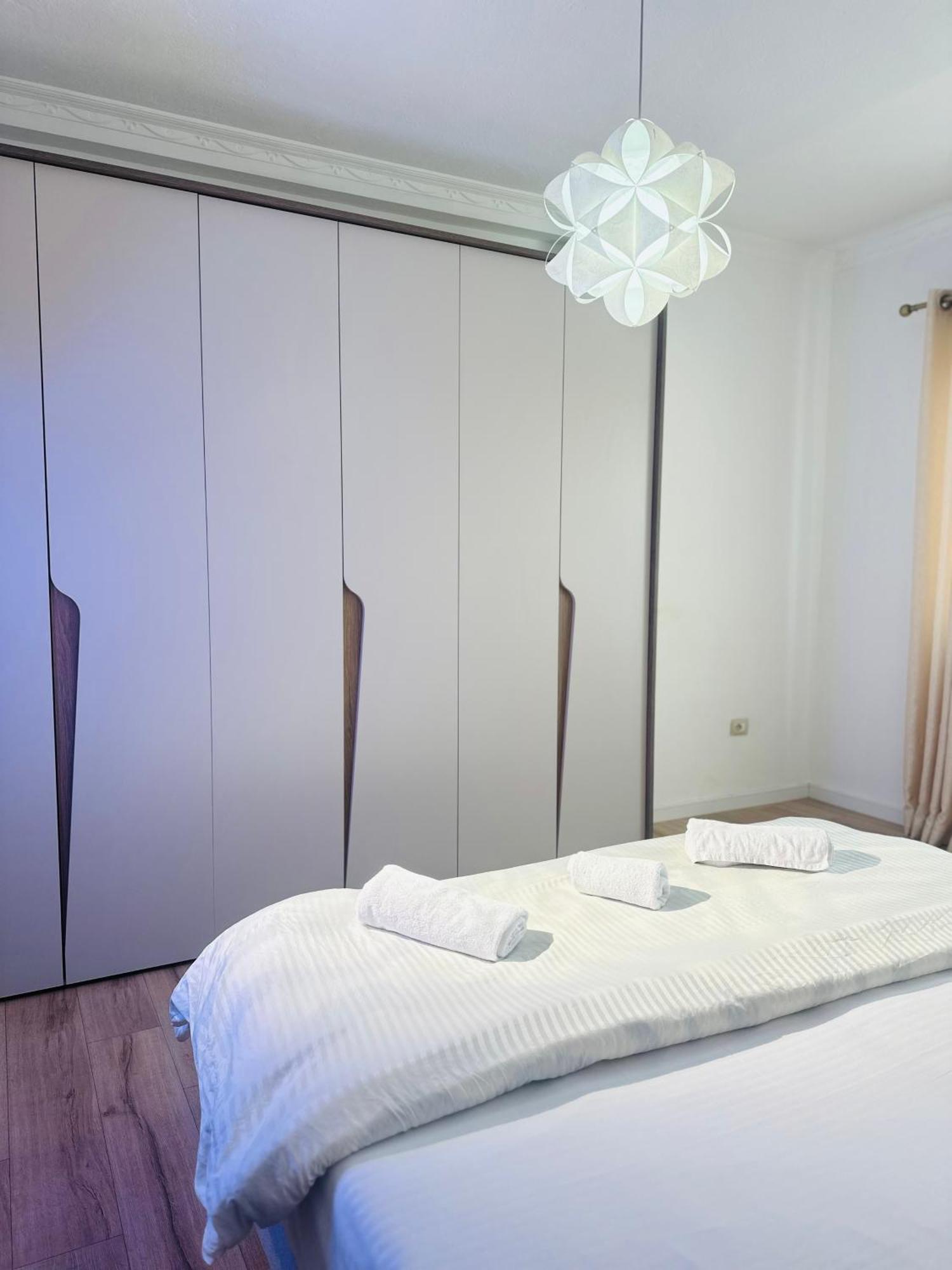 Bllok: Central Cozy Stay, 24/7 Self Check-In Tiran Dış mekan fotoğraf