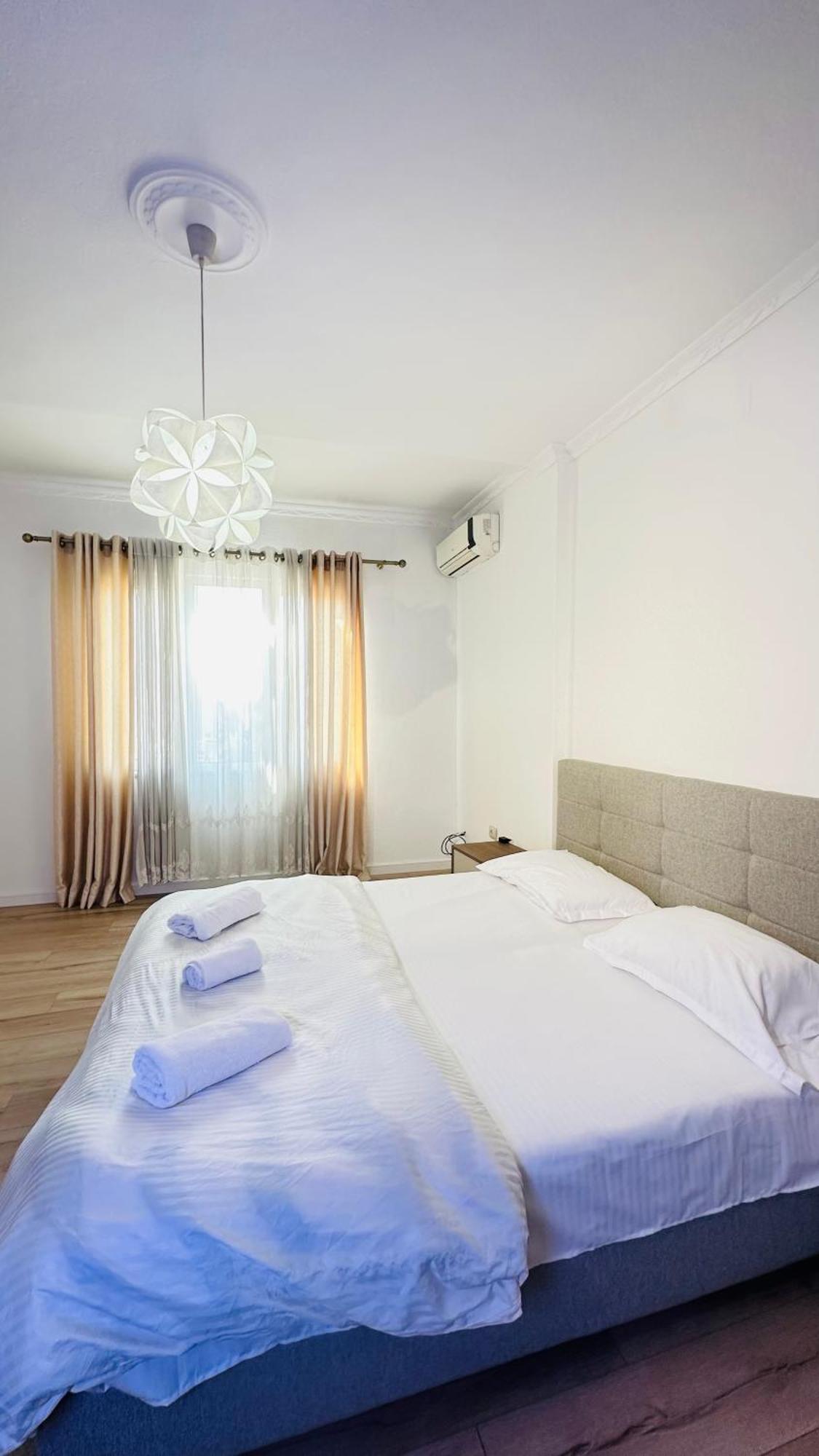 Bllok: Central Cozy Stay, 24/7 Self Check-In Tiran Dış mekan fotoğraf